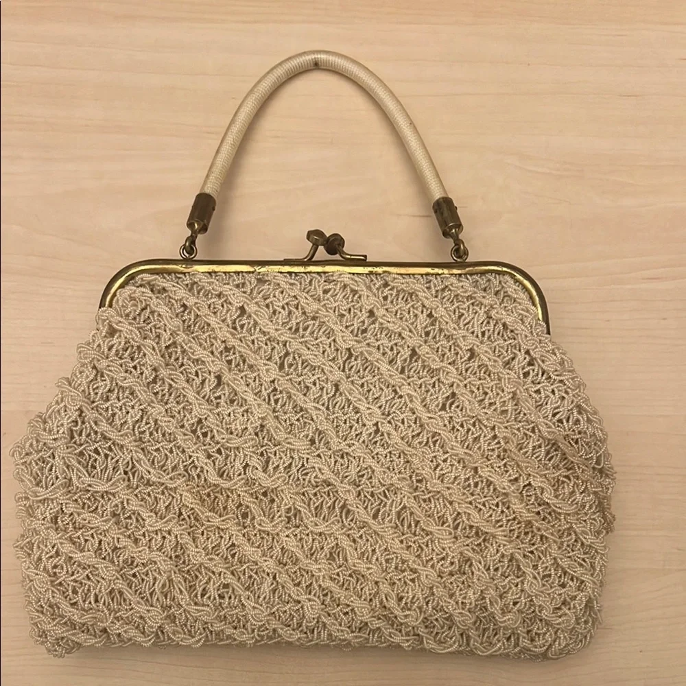 Elegant Beige Handbag - Picture 1 of 5